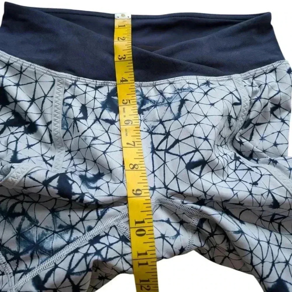 Lululemon Pedal Pace Short  Star Crushed Silver Fox Deep Navy/Deep Navy Women - Picture 10 of 11